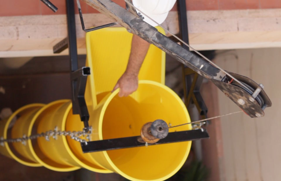 Le palonnier de levage pour colonne ITM pour l´ assamblée d úne colonne de goulottes a chantier