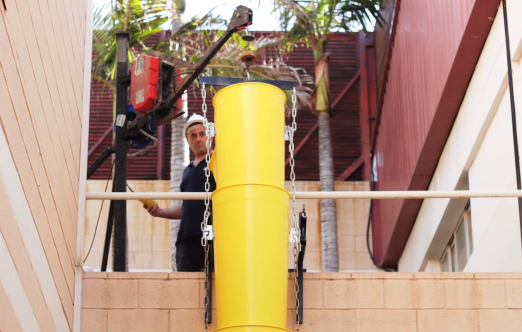 Columna de tubos de escombros en subida
